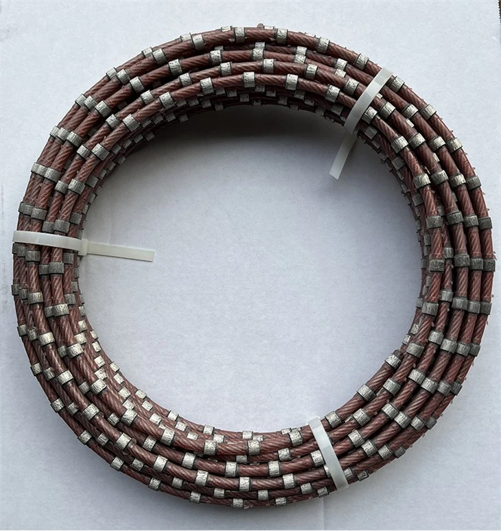 Flexible wire saw for stones cutting